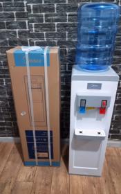 موزع الماء من العلامة التجارية media