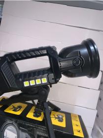 Lampe Torche LED rechargeable 6000 lumens super lumineuse 4 modes IPX5 étanche